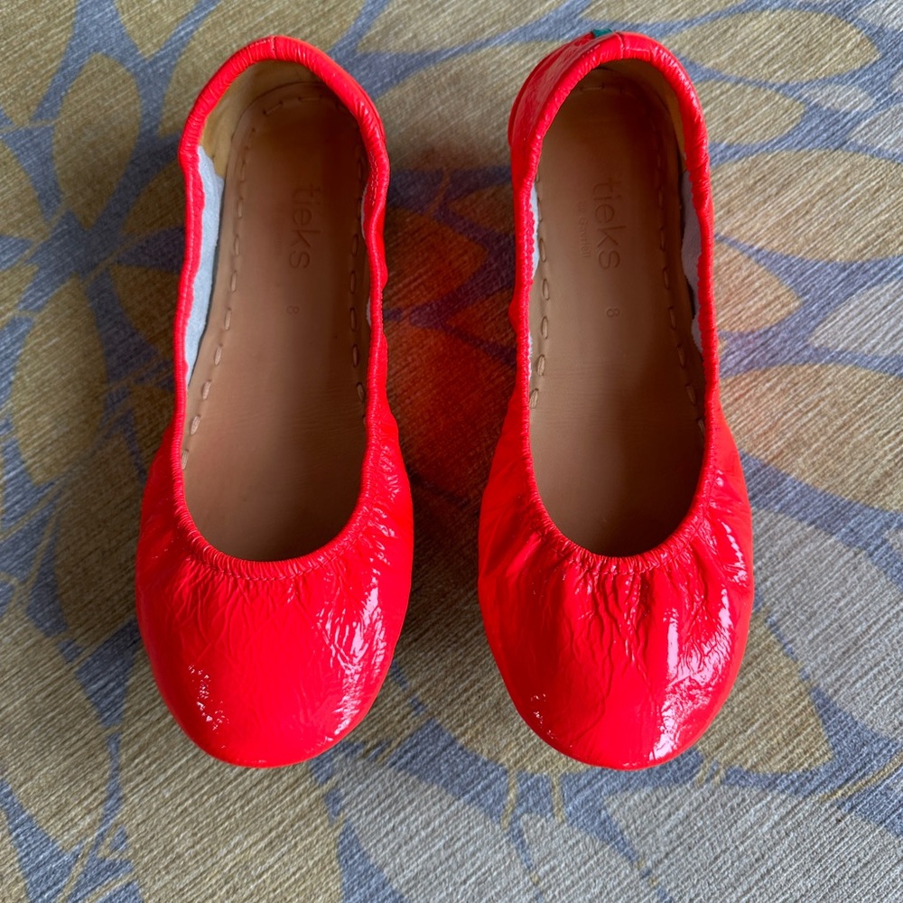 Infared Tieks size 8